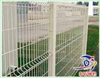 河北省安平县东石金属网栏厂专业生产各种护栏网，围栏